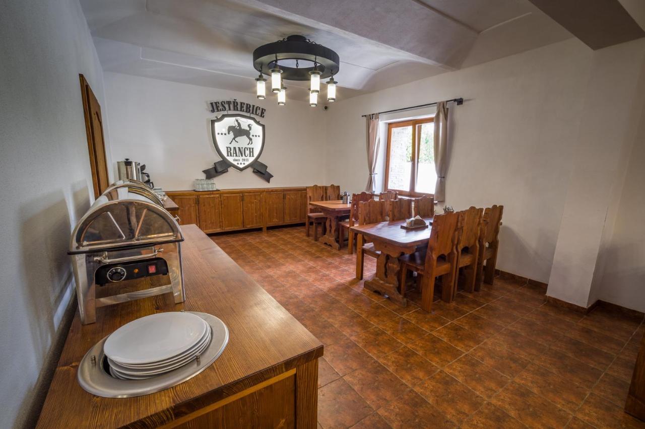 מלון Hermanicky Ranch Jestrebice מראה חיצוני תמונה