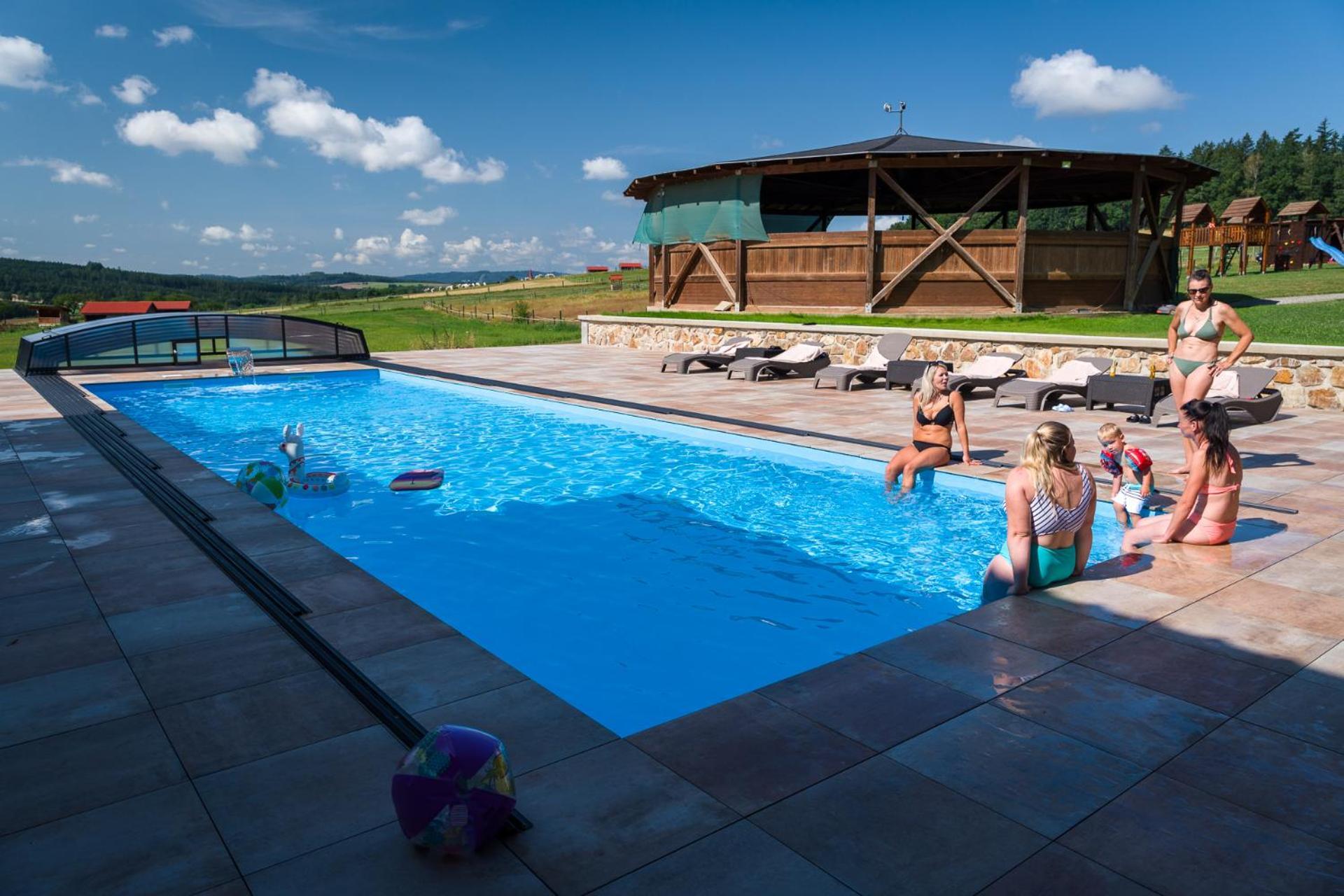 מלון Hermanicky Ranch Jestrebice מראה חיצוני תמונה